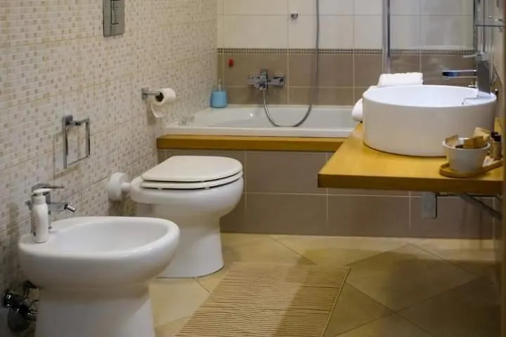 Emy Guest House Quartu Sant'Elena 0*,
